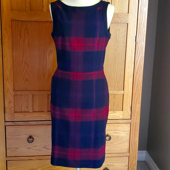 Sleeveless Tommy Hilfiger Dress - Picture 1 of 9